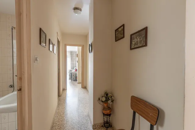 Piso con terraza y gran potencial junto a Camino de Ronda — 25