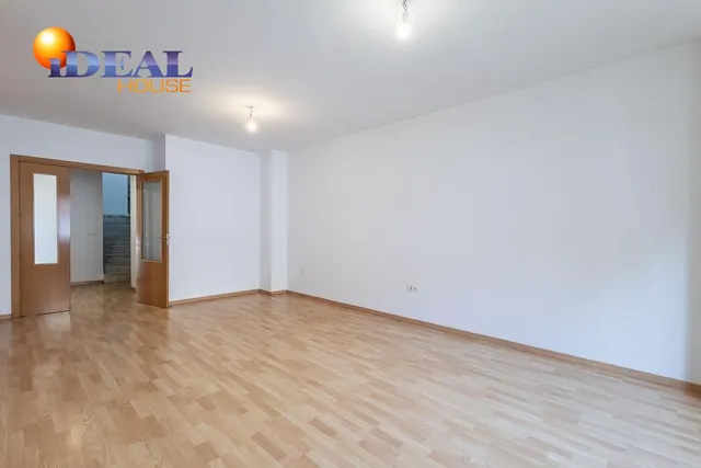 Ático dúplex junto Alhamar con 2 garajes y 2 trasteros — 9