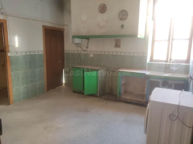 AMPLIA VIVIENDA CON EXCELENTE UBICACIÓN CÉNTRICA - foto 3