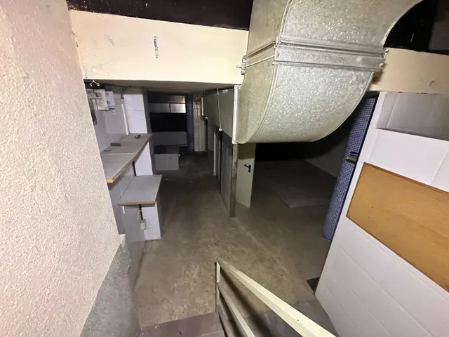 Se vende local comercial en cerdanyola del vallés — 11