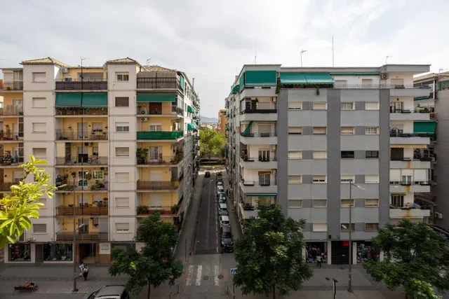 PISO DE 3 DORMITORIOS CON TERRAZA Y VISTAS EN EL ZAIDÍN – 5.ª PLANTA CON ASCENSOR — 12