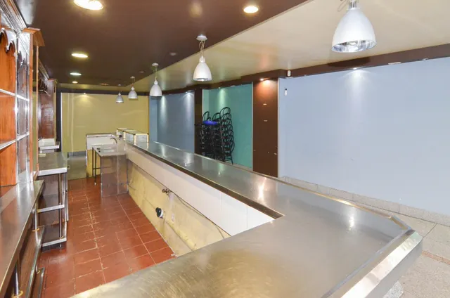 Urbis te ofrece un local en venta en zona Vidal, Salamanca. — 11