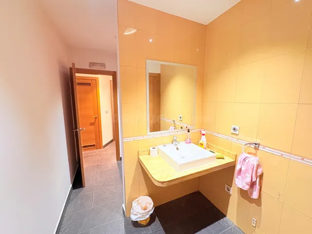 ¡Oportunidad Única en Ponferrada! Local Comercial Seminuevo  - foto 4