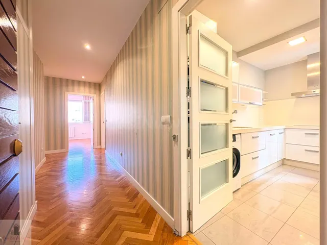 ALQUILER SIN MUEBLES. AMPLIA VIVIENDA EN PLENO CENTRO, CON 3 - foto 2