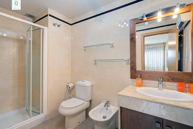 Exclusiva vivienda de 305 m2 construidos aprox junto al centro comercial nevada — 15