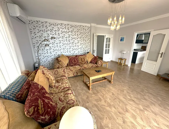 Chalet con piscina — 9