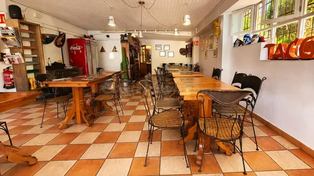 Local comercial en alquiler en L'Estartit con gran potencial - foto 5