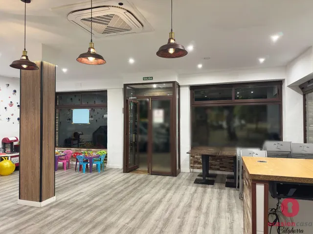 LOCAL COMERCIAL REFORMADO 2024 - JUNTO PLAZA MEDIODÍA — 2