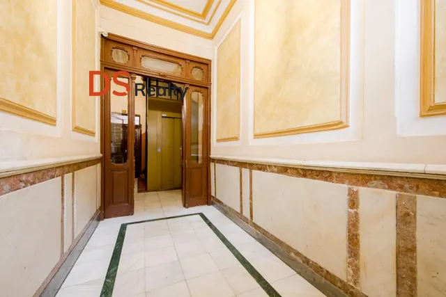 EXCLUSIVA VIVIENDA EXTERIOR Y MUY LUMINOSA CON DOS ESPACIOS INDEPENDIENTES A 30 METROS DE PLAZA DE ESPAÑA — 5