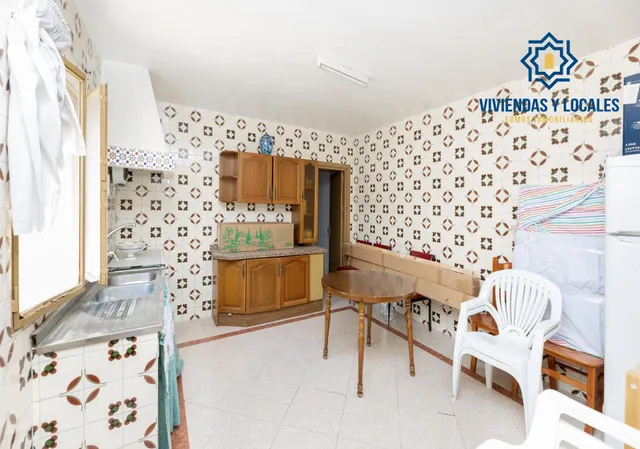 ¡CASA EN UNA SOLA PLANTA, CREA TU VIVIENDA IDEAL EN ALBOLOTE! Casa en una sola planta con patio, garaje y un gran potencial. — 7