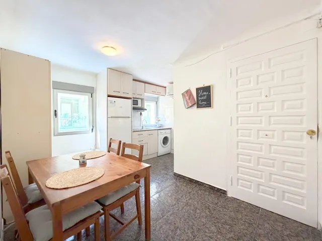 SE VENDE PISO DE DOS DORMITORIOS JUNTO A LA PLAZA SAN MIGUEL - foto 2