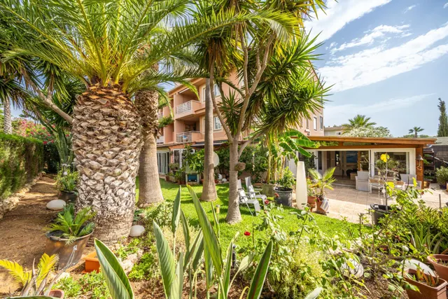 Planta baja totalmente reformada con jardín privado, sauna, piscina comunitaria y parking en Sa Coma — 36