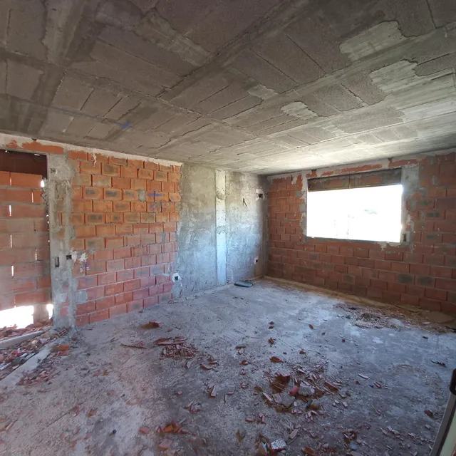 Cuatro casas en contrucción. — 7