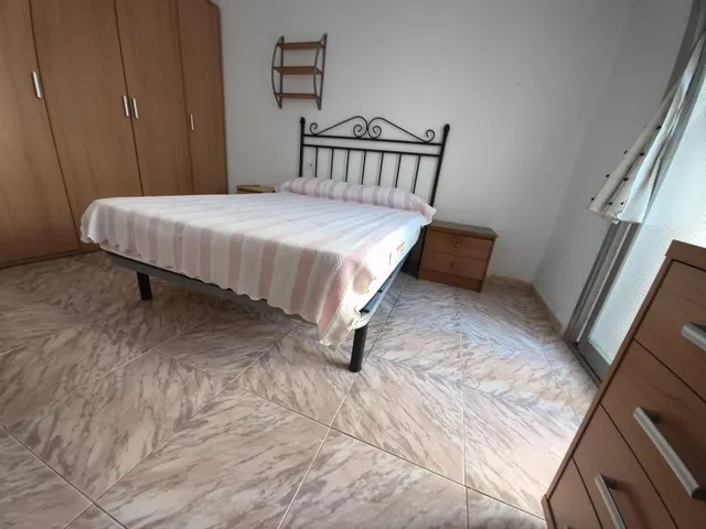 Última habitación libre para chica estudiante — 6