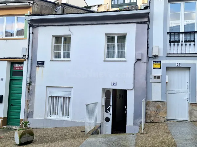 Casa en Ribadeo, puerto y encanto - foto 3