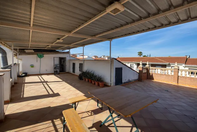 Casa adosada junto parada metro en Churriana — 26
