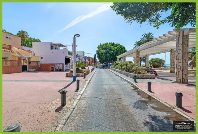 1ª LÍNEA DE PLAYA EN MÁLAGA, EL PALO — 4