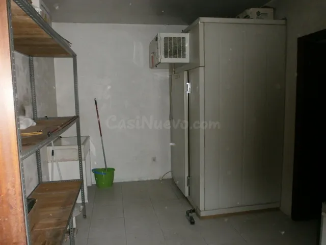 Local en zona cercana al centro - foto 4