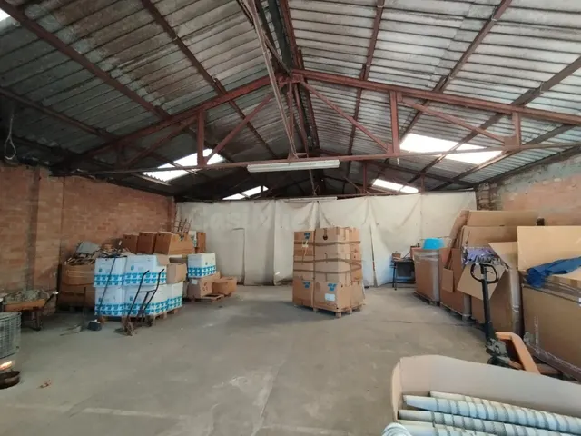 TERRENY PLA DE 600M2 AMB NAU DE 275M2 I CASETA AUXILIAR - foto 4