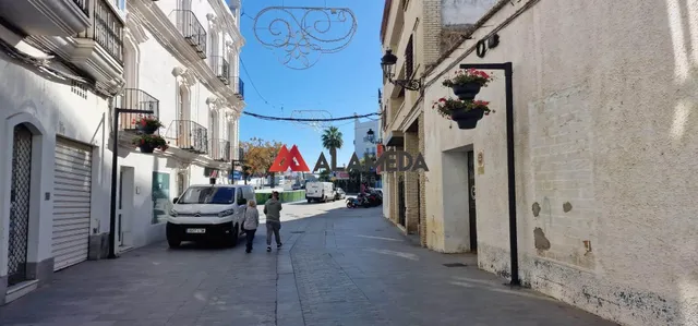 LOCAL COMERCIAL EN CALLE LA FUENTE — 8