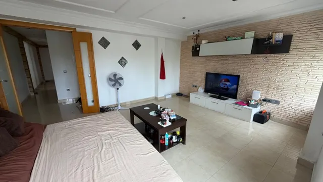 Se vende piso de 2 habitaciones con balcón y ascensor — 8