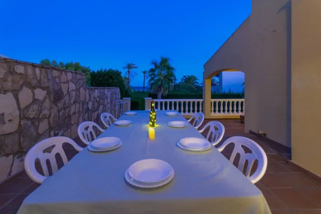 Magnifica villa de 347m2, situada a 1ª línea de mar — 34