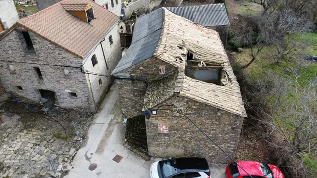 Casa tradicional de piedra para rehabilitar en lerés — 16