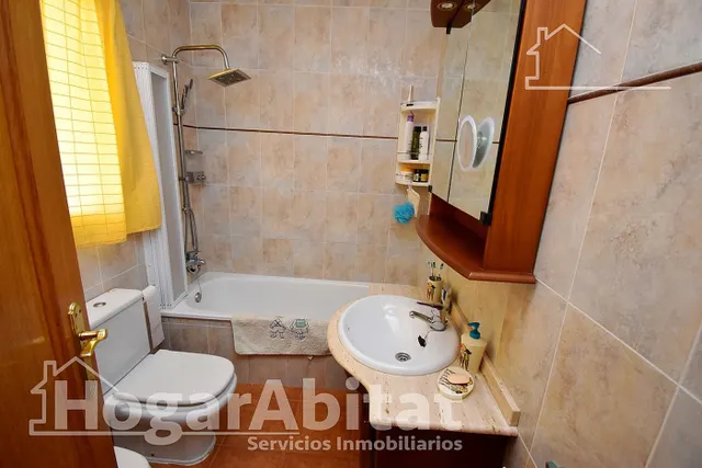 CHALET PAREADO CON TERRAZA Y GARAJE JUNTO A LA PLAYA — 33