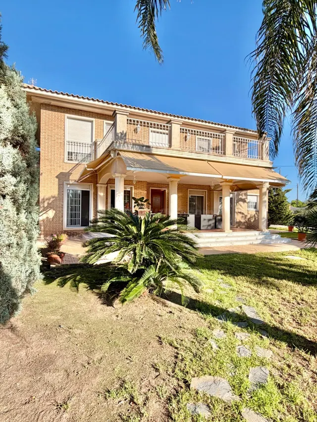 CHALET EXCLUSIVO EN ALZABARES ELCHE, CON PISCINA, ALTAS CALIDADES Y A SOLO 2 KM DEL HOSPITAL — 5