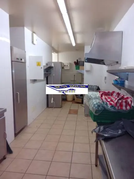 LOCAL COMERCIAL EQUIPADO PARA HOSTELERÍA. — 8