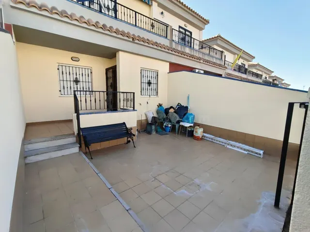 ADOSADO CON PISCINA EN AGUAS NUEVAS — 2