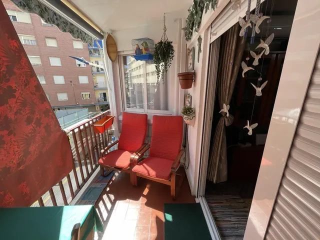 PISO EN VENTA DE 3 DORMITORIOS EN CENTRO DE BENIDORM — 2