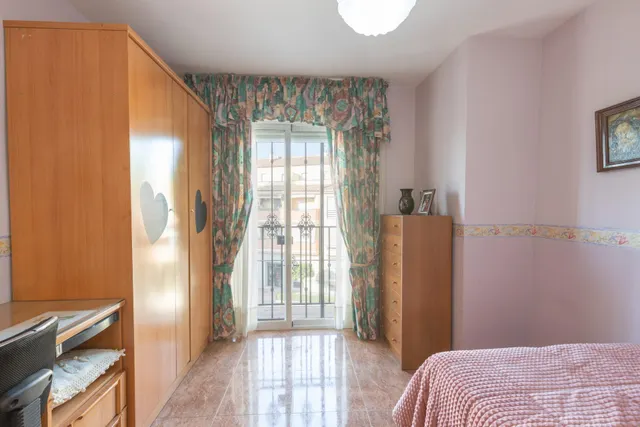 Casa independiente a 5 minutos de Granada en buen estado para entrar a vivir — 49