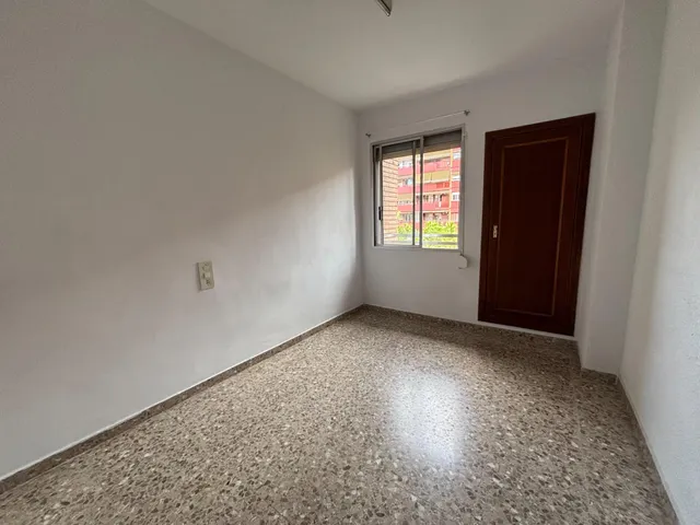Impecable vivienda de 4 habitaciones en la zona estratégica de Patraix — 28