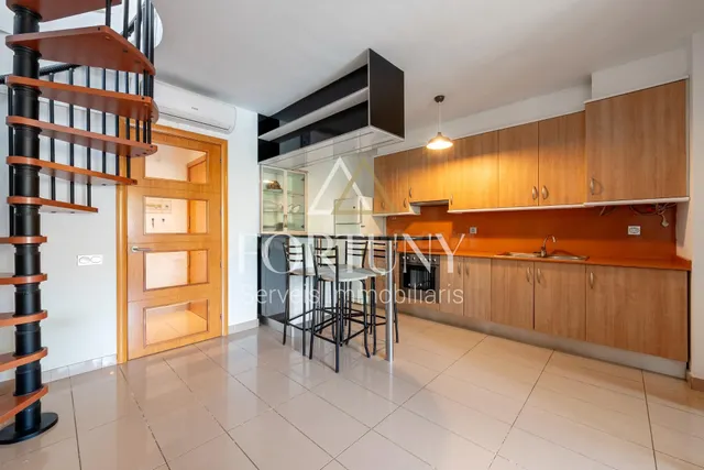 Ático en venta en avenida Salou, Reus. - foto 4