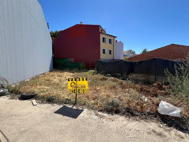 SOLAR URBANO EN PIORNAL — 8