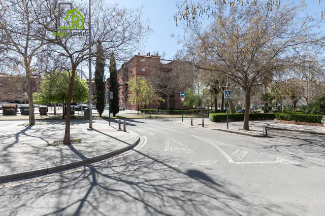 Piso con terraza y patio en Granada — 23