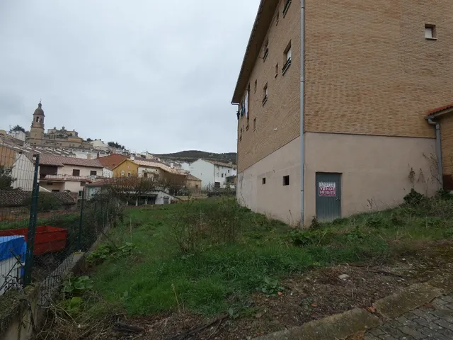 Local con terreno en Arroniz - foto 2