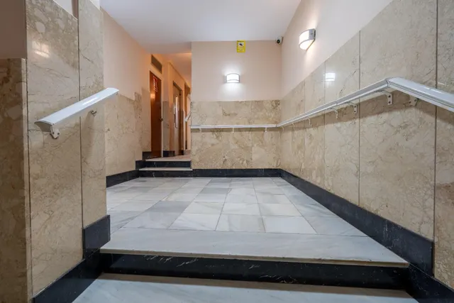 Vivienda en el centro de Almería para reformar. — 16