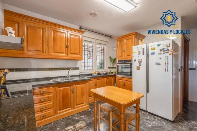 Complejo industrial con vivienda en Alhendín con 2500 metros cuadrados — 17