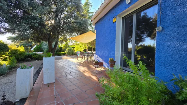 Chalet con piscina en Eurovillas - foto 4