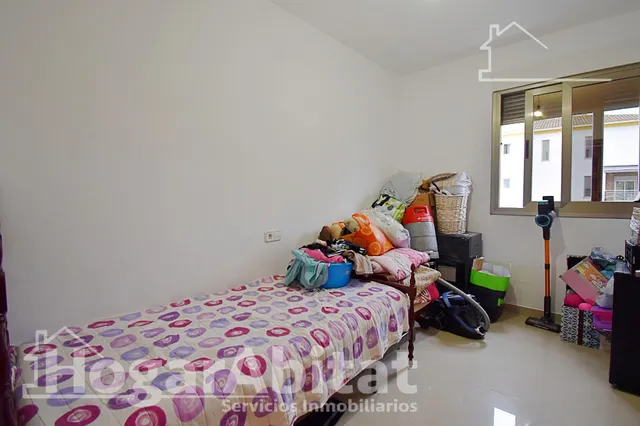 Muy amplio y esquinero con garaje y ascensor, todo amueblado y cerca del centro — 23