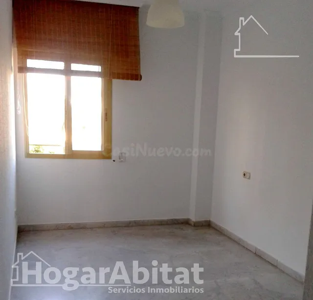 ACOGEDOR Y EXTERIOR EN RESIDENCIAL CON GARAJE Y PISCINA - foto 3