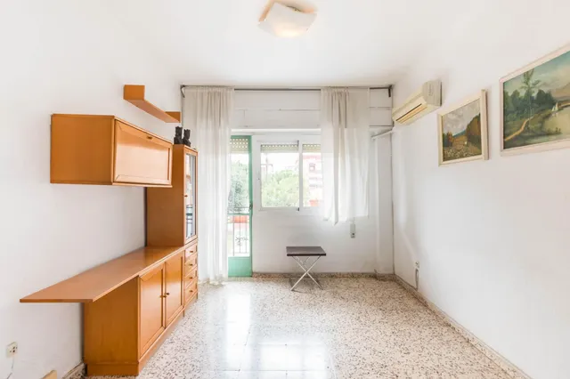 Amplio piso en venta para reformar en el Barrio del Carmen, Murcia — 11