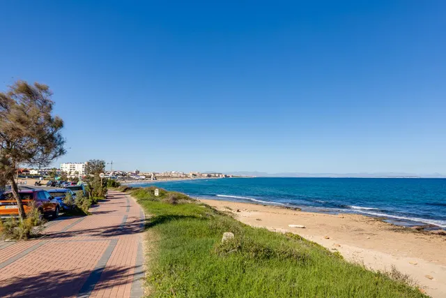 Ático duplex con solárium, vistas al mar y a 280 metros de la playa de La Mata — 47