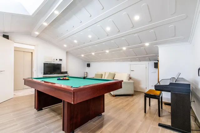 PRECIOSA CASA DE LUXE A LA ZONA DE L'ESGLÉSIA — 47