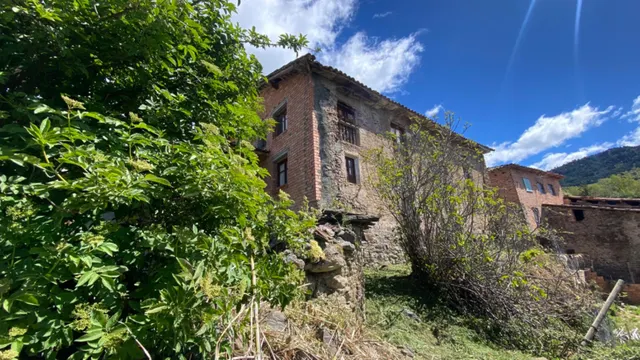 Gran Casa  para rehabilitar en pueblo tranquilo del pirineo — 15