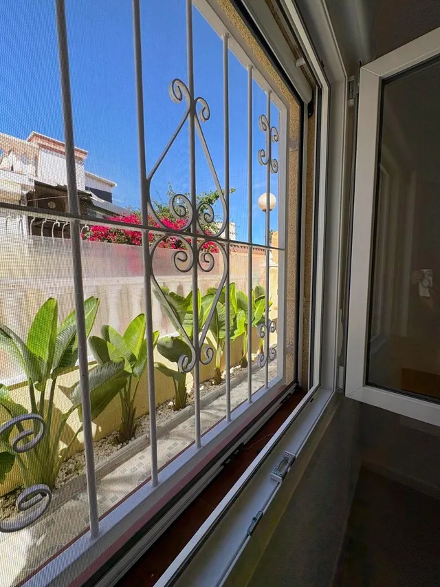 ESTUPENDA CASA REFORMADA CON LICENCIA TURÍSTICA EN JARDÍN DEL MAR III, TORREVIEJA ☀️ — 26