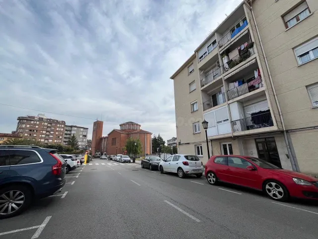 PLANTA BAJA EN EL CENTRO DE COLINDRES OCASIÓN ÚNICA - foto 4