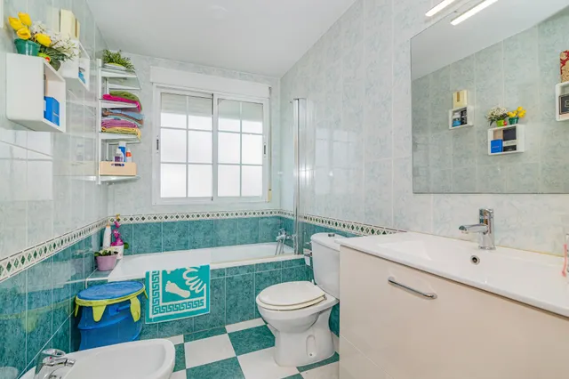 ¡AMPLIA CASA DE 4 DORMITORIOS, 3 BAÑOS Y CALEFACCIÓN CENTRAL EN LA ZUBIA! ✨ — 22